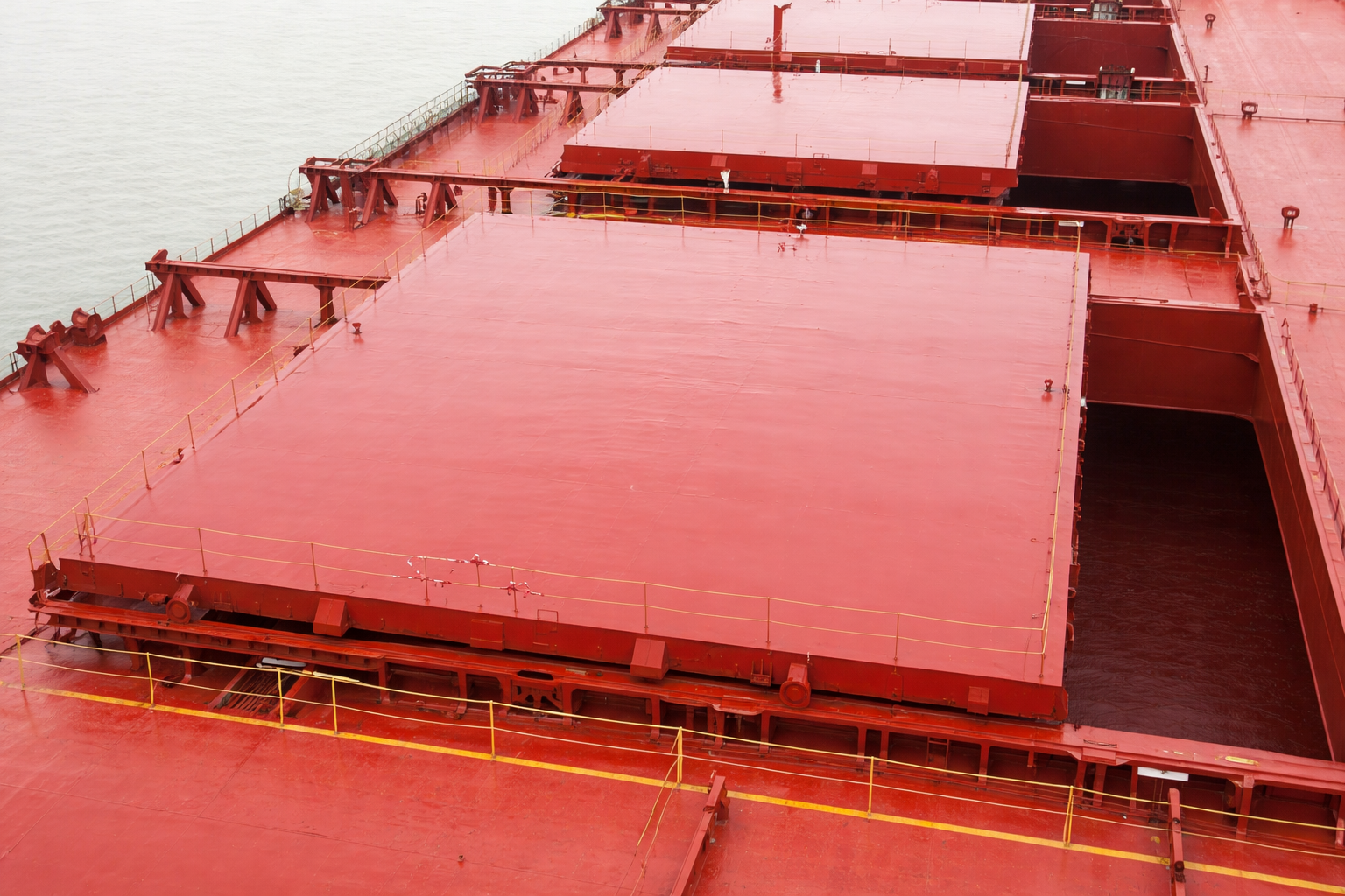 Marine hatch cover hydraulic system